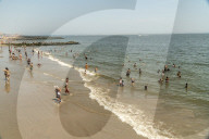 NEWS - Coronavirus: Strandleben auf Coney Island, New York