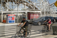 NEWS - Coronavirus: Strandleben auf Coney Island, New York