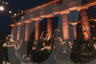 NEWS - Gedenkkonzert in den Tempeln von Paestum bei Salerno