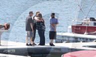 PEOPLE - Naya Riveras Vater George hilft am Sonntagmorgen bei der Suche am Piru-See