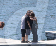 PEOPLE - Naya Riveras Vater George hilft am Sonntagmorgen bei der Suche am Piru-See
