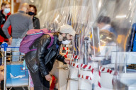 NEWS - Coronavirus: Amsterdamer Flughafen Schiphol während den Sommerferien