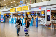 NEWS - Coronavirus: Amsterdamer Flughafen Schiphol während den Sommerferien