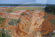 NEWS -  Durch Schwermetalle verunreinigte Gewässer bei Kirovgrad, Russland
