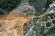 NEWS -  Durch Schwermetalle verunreinigte Gewässer bei Kirovgrad, Russland
