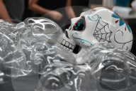 NEWS - Coronavirus: Herstellung von Gesichtsmasken in Totenkopfform in Mexiko-Stadt
