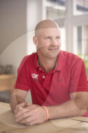 ‘It’s important to live without bitterness’: Andrew Strauss on the death of his wife Ruth. Non-smoking lung cancers are mysteriously on the rise – and Ruth Strauss died of the disease in 2018. Her husband discusses his campaign for more research an