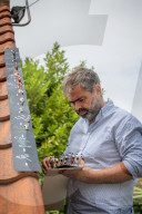 FEATURE - Peter Martin aus Marsham stellt die Tour de France mit Miniaturfiguren in seinem Garten nach