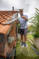 FEATURE - Peter Martin aus Marsham stellt die Tour de France mit Miniaturfiguren in seinem Garten nach