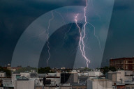 NEWS - Gewitter in New York: Blitze über der Skyline von Manhattan