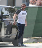 PREMIUM EXCLUSIVE Ben Affleck looks so much skinnier and healthier 