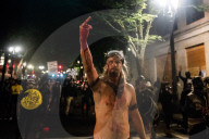NEWS - BLM: Auseinandersetzungen zwischen Demonstranten und Bundespolizei in Portland, USA
