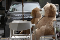 NEWS - Coronavirus:  Teddybären sorgen für Abstand in Cafe in Mexiko
