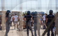 NEWS - Porto Empedocle, Sizilien: Ausbrüchen von Migranten aus Quarantänelagern 