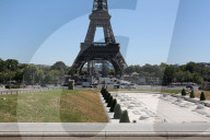 NEWS - Coronavirus:  Die Brunnen des Trocadero in Paris sind leer und für die Öffentlichkeit geschlossen