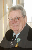 PEOPLE - Britischer Filmregisseur Alan Parker ist tot (Archiv)
