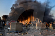 NEWS - Beirut: Verletzte und erste Rettungsdienste nach Explosion 