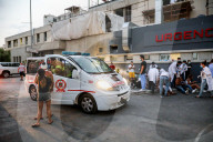 NEWS - Beirut: Verletzte und erste Rettungsdienste nach Explosion 