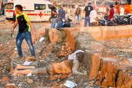 NEWS - Beirut: Verletzte und erste Rettungsdienste nach Explosion 