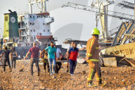 NEWS - Beirut: Verletzte und erste Rettungsdienste nach Explosion 