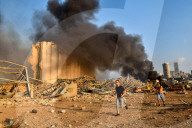 NEWS - Beirut: Verletzte und erste Rettungsdienste nach Explosion 