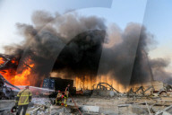 NEWS - Beirut: Verletzte und erste Rettungsdienste nach Explosion 