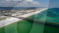 NEWS - Coronavirus: Navarre Beach in Florida