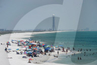NEWS - Coronavirus: Navarre Beach in Florida