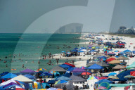 NEWS - Coronavirus: Navarre Beach in Florida