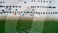 NEWS - Coronavirus: Navarre Beach in Florida