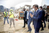 NEWS -  Der französische Präsident Macron am Ort der Explosion im Hafen von Beirut