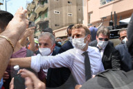 NEWS -  Der französische Präsident Macron am Ort der Explosion im Hafen von Beirut