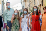 ROYALS - Prinzessin Sofia von Spanien an einer Krücke mit Familie zu Besuch in Petra auf Mallorca