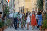 ROYALS - Prinzessin Sofia von Spanien an einer Krücke mit Familie zu Besuch in Petra auf Mallorca