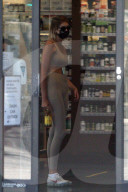 Supermodel Kaia Gerber shows off her fantastic figure whilst treating herself to a ñYerba Mateî herbal tea on Monday afternoon. 