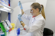 NEWS - Coronavirus: Weltweit erster Impfstoff gegen COVID-19 in Russland entwickelt
