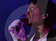 PEOPLE - Michael Jacksons Handschuh wird für 112'500 USD versteigert