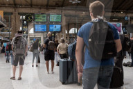 NEWS - Coronavirus: Reisende am Gare du Nord - Paris