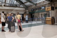 NEWS - Coronavirus: Reisende am Gare du Nord - Paris