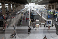 NEWS - Coronavirus: Reisende am Gare du Nord - Paris