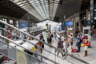 NEWS - Coronavirus: Reisende am Gare du Nord - Paris