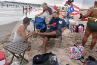 NEWS - Coronavirus: Sommertag am Strand von Coney Island, NY