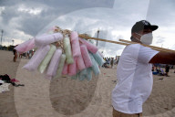 NEWS - Coronavirus: Sommertag am Strand von Coney Island, NY