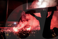 SPORT - PSG-Fans feiern vor dem Stadion Parc des Princes den Sieg im Halbfinale der Champions League