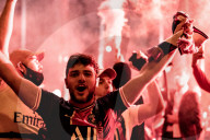 SPORT - PSG-Fans feiern vor dem Stadion Parc des Princes den Sieg im Halbfinale der Champions League