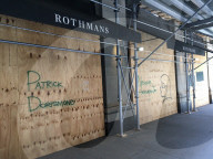 NEWS - Coronavirus: USA - Viele Läden in Manhattan, NYC, sind weiterhin geschlossen