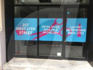 NEWS - Coronavirus: USA - Viele Läden in Manhattan, NYC, sind weiterhin geschlossen