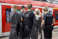 NEWS - Coronavirus: Kontrolle der Einhaltung der Maskenpflicht in Bus und Bahn in Deutschland