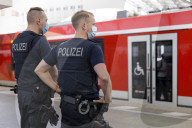 NEWS - Coronavirus: Kontrolle der Einhaltung der Maskenpflicht in Bus und Bahn in Deutschland