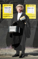 NEWS - "The Secret Barrister" lanciert Buch in London